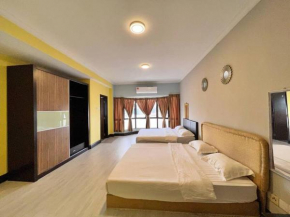 5 BEDROOMS 15PAX PENTHOUSE MARINA COURT CONDO KK